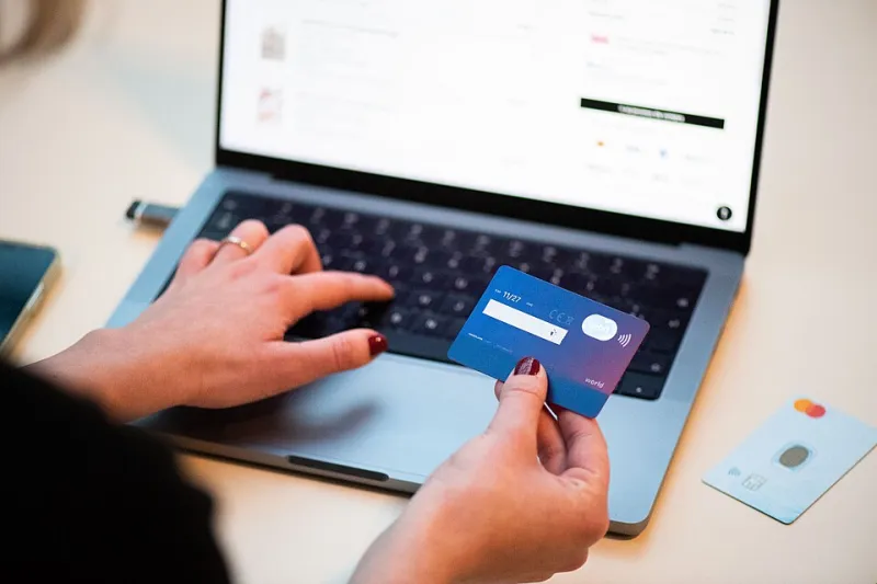 Fewer Tabs, Fatter Wallet: The Real Math Behind Shopping in One Place